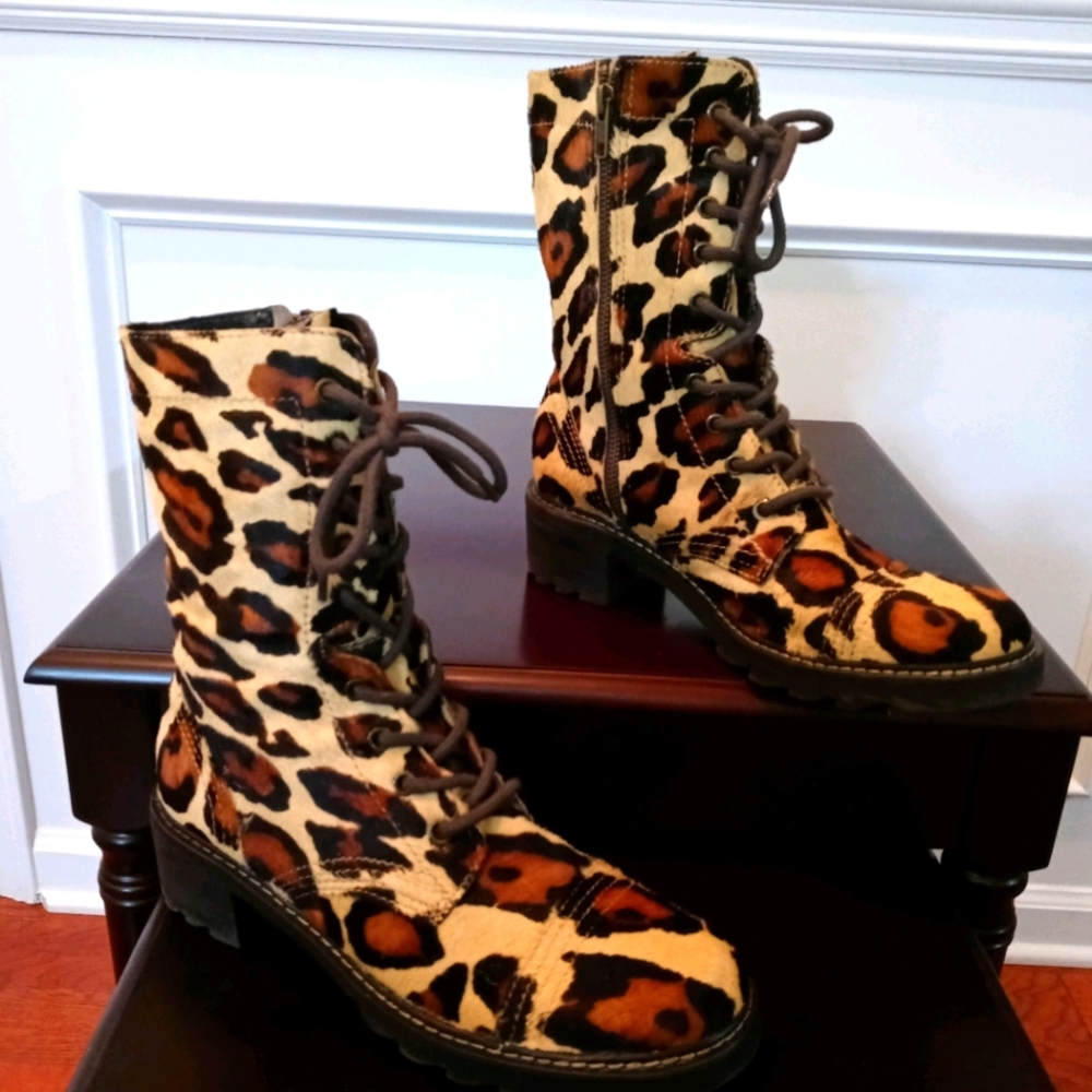 Donald Pliner leather combat boots sz 8.5 Gita